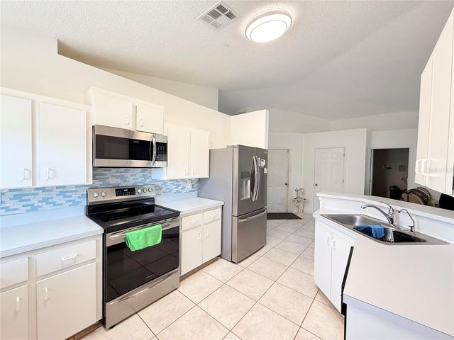 302 MIAMI PLACE, Kissimmee, FL 34759