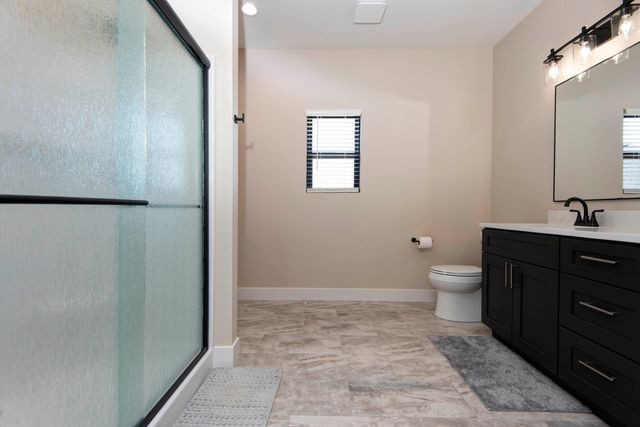 1367 S Casa Grande Avenue, Springfield, MO 65802