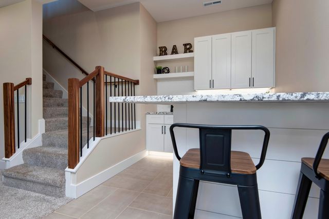 1367 S Casa Grande Avenue, Springfield, MO 65802