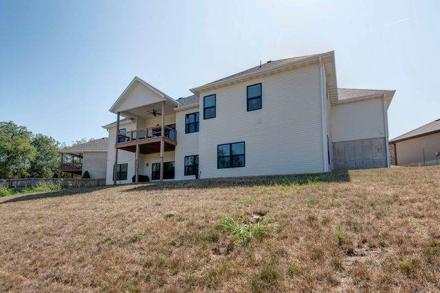 1367 S Casa Grande Avenue, Springfield, MO 65802