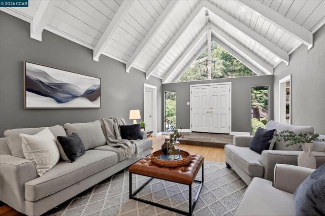 499 Silverado Dr, Lafayette, CA 94549
