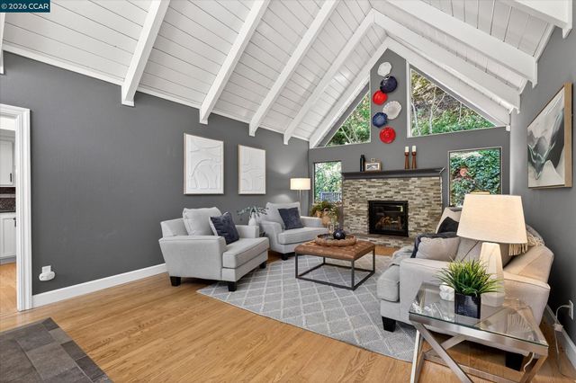 499 Silverado Dr, Lafayette, CA 94549