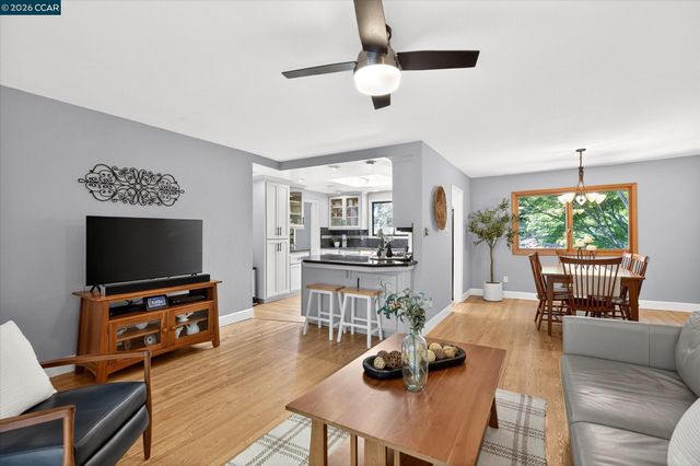 499 Silverado Dr, Lafayette, CA 94549