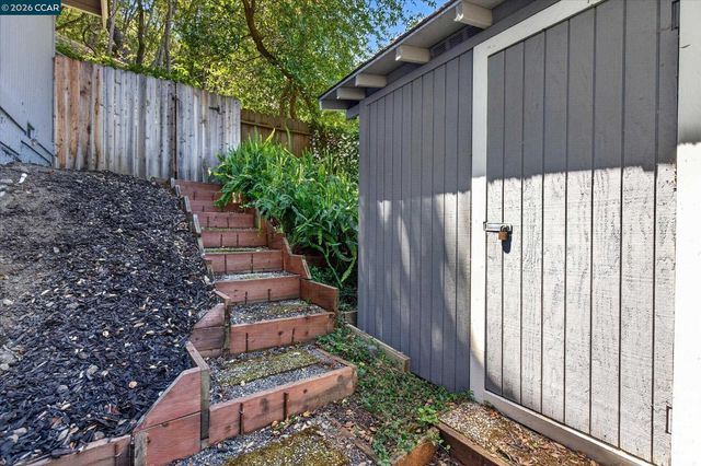 499 Silverado Dr, Lafayette, CA 94549