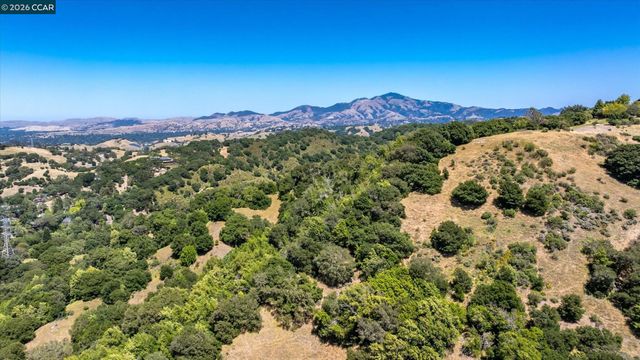 499 Silverado Dr, Lafayette, CA 94549