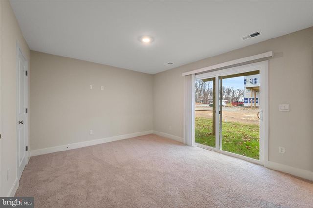 180 MUNSEE CIR, Winchester, VA 22602