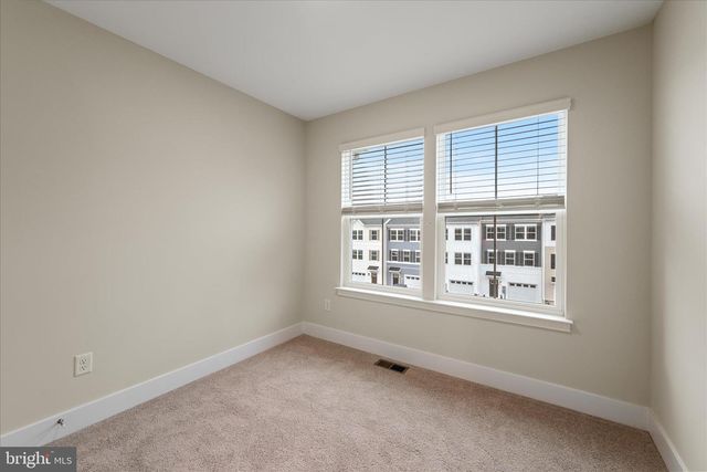 180 MUNSEE CIR, Winchester, VA 22602