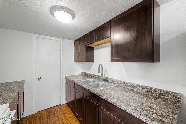 4701 E PUEBLO Avenue, Phoenix, AZ 85040