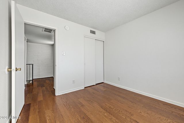 4701 E PUEBLO Avenue, Phoenix, AZ 85040