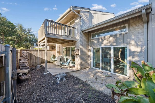 2958 Country Place Circle, Carrollton, TX 75006