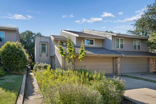 2958 Country Place Circle, Carrollton, TX 75006