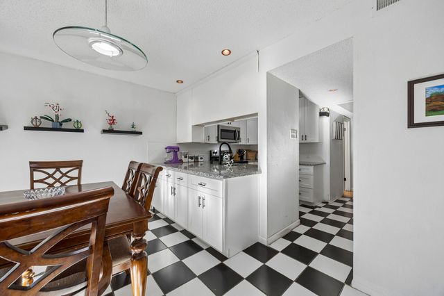 2958 Country Place Circle, Carrollton, TX 75006