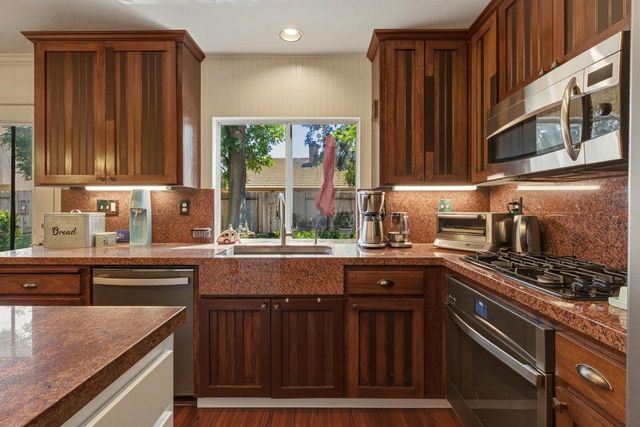 2181 Burlwood Drive, Hollister, CA 95023