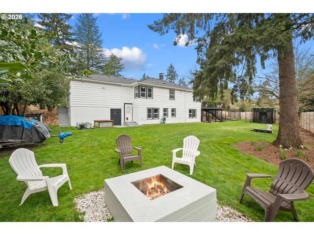 8460 Sw FAIRWAY Dr, Portland, OR 97225