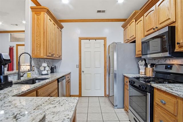 4101 Mackenzie Drive, Moore, OK 73160