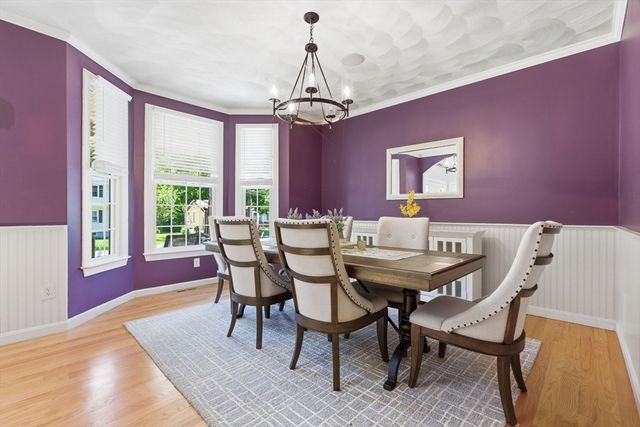 27 Boulder Dr, Burlington, MA 01803
