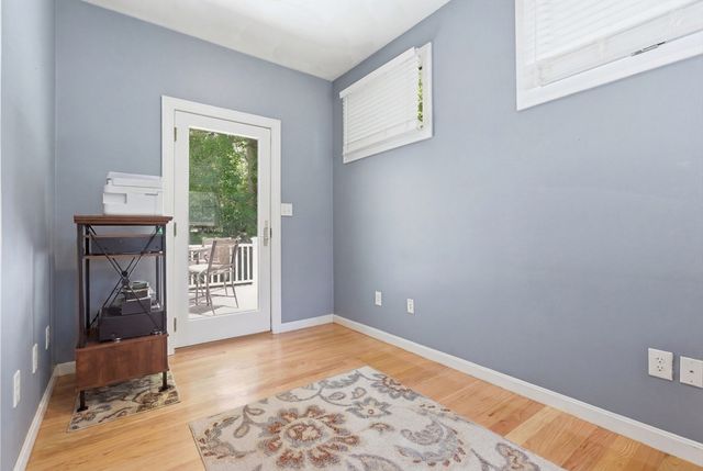 27 Boulder Dr, Burlington, MA 01803
