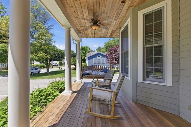 27 Boulder Dr, Burlington, MA 01803