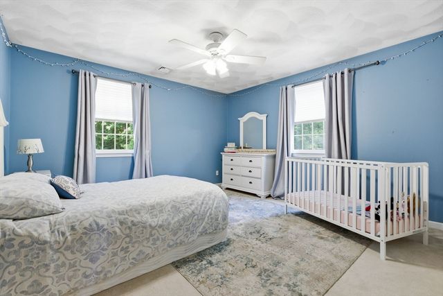 27 Boulder Dr, Burlington, MA 01803