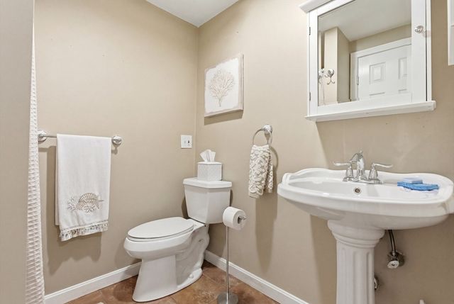 27 Boulder Dr, Burlington, MA 01803