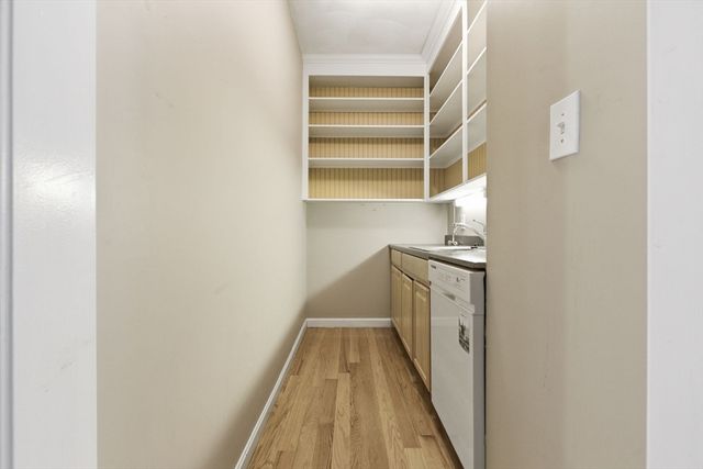 27 Boulder Dr, Burlington, MA 01803