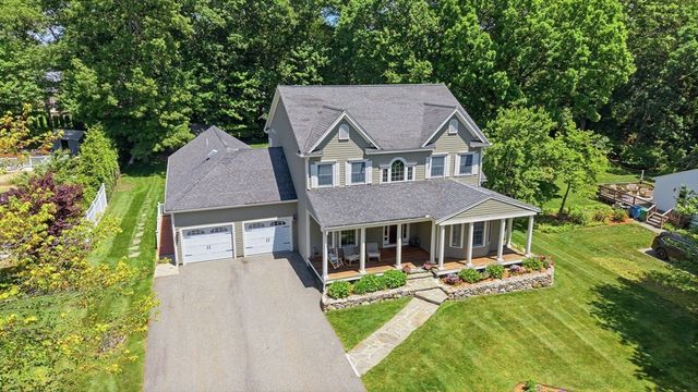 27 Boulder Dr, Burlington, MA 01803