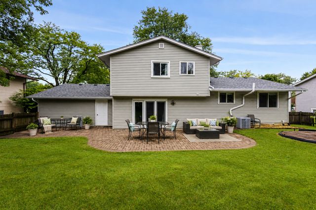 716 Dorchester Drive, Bolingbrook, IL 60440