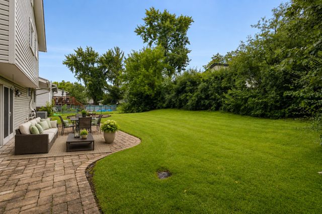 716 Dorchester Drive, Bolingbrook, IL 60440