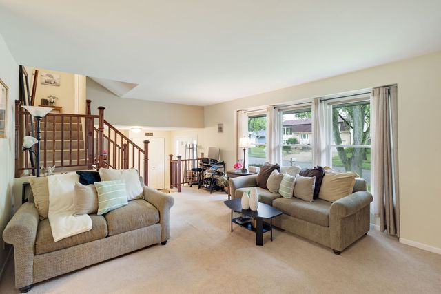 716 Dorchester Drive, Bolingbrook, IL 60440