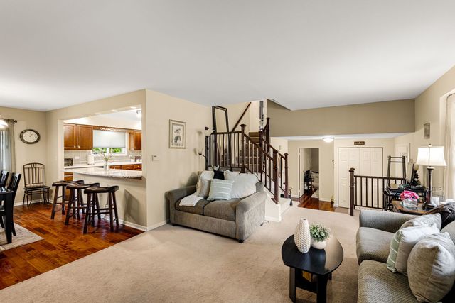 716 Dorchester Drive, Bolingbrook, IL 60440