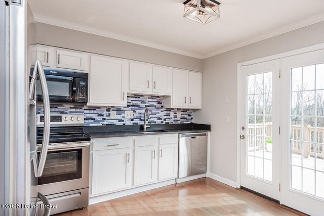 9208 Foxtail Ct, Crestwood, KY 40014