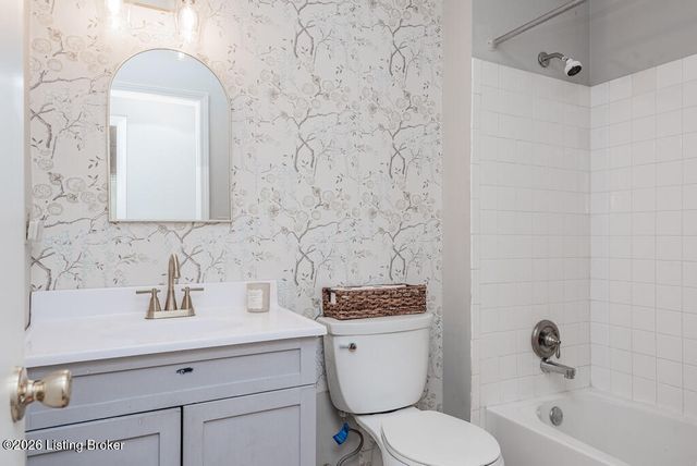 9208 Foxtail Ct, Crestwood, KY 40014