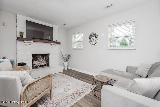 9208 Foxtail Ct, Crestwood, KY 40014