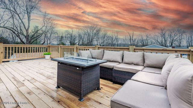 9208 Foxtail Ct, Crestwood, KY 40014