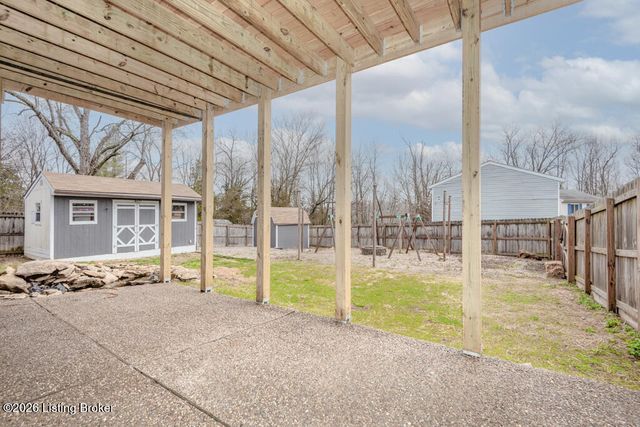 9208 Foxtail Ct, Crestwood, KY 40014