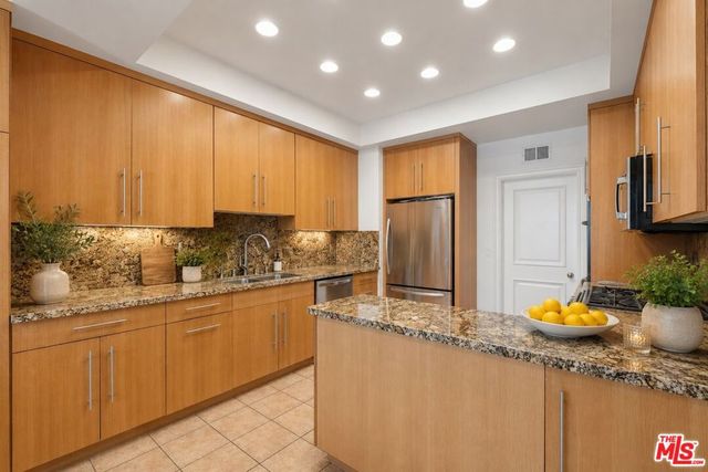 10116 Empyrean Way 202, Los Angeles, CA 90067