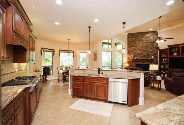 28934 Village Trail, Magnolia, TX 77355