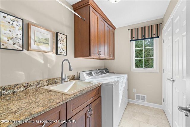 13282 Blaisdell Drive, Dewitt, MI 48820