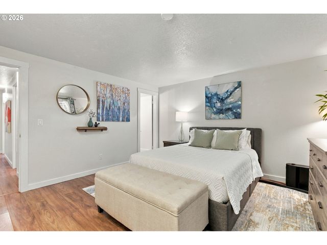 5630 S RIVERSIDE Ln 7, Portland, OR 97239