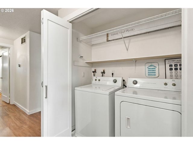 5630 S RIVERSIDE Ln 7, Portland, OR 97239