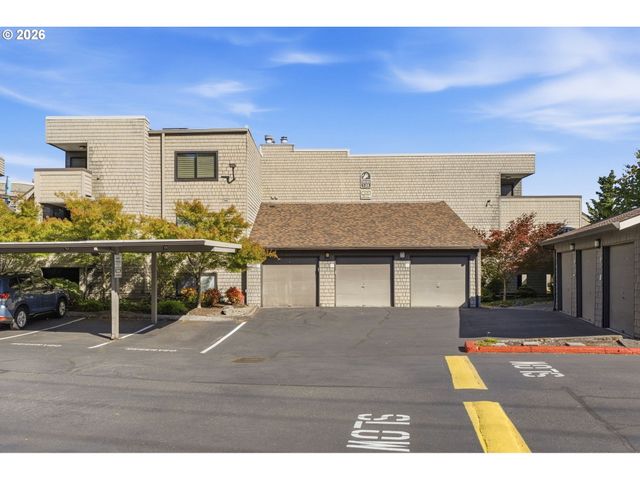 5630 S RIVERSIDE Ln 7, Portland, OR 97239