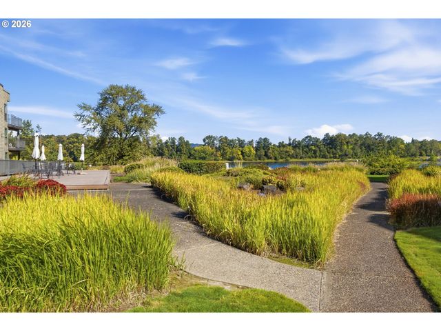 5630 S RIVERSIDE Ln 7, Portland, OR 97239