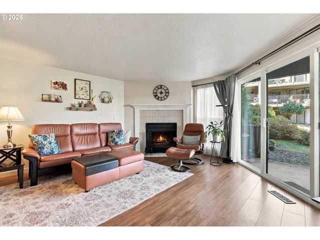 5630 S RIVERSIDE Ln 7, Portland, OR 97239