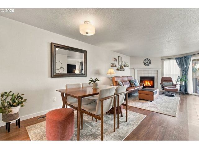 5630 S RIVERSIDE Ln 7, Portland, OR 97239