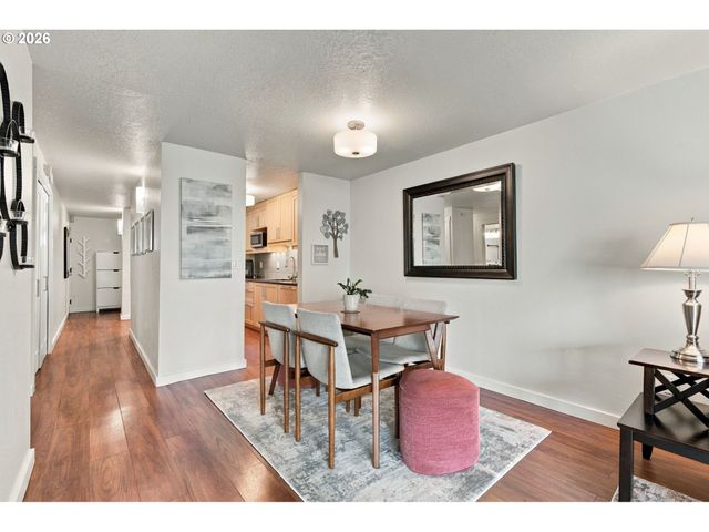 5630 S RIVERSIDE Ln 7, Portland, OR 97239