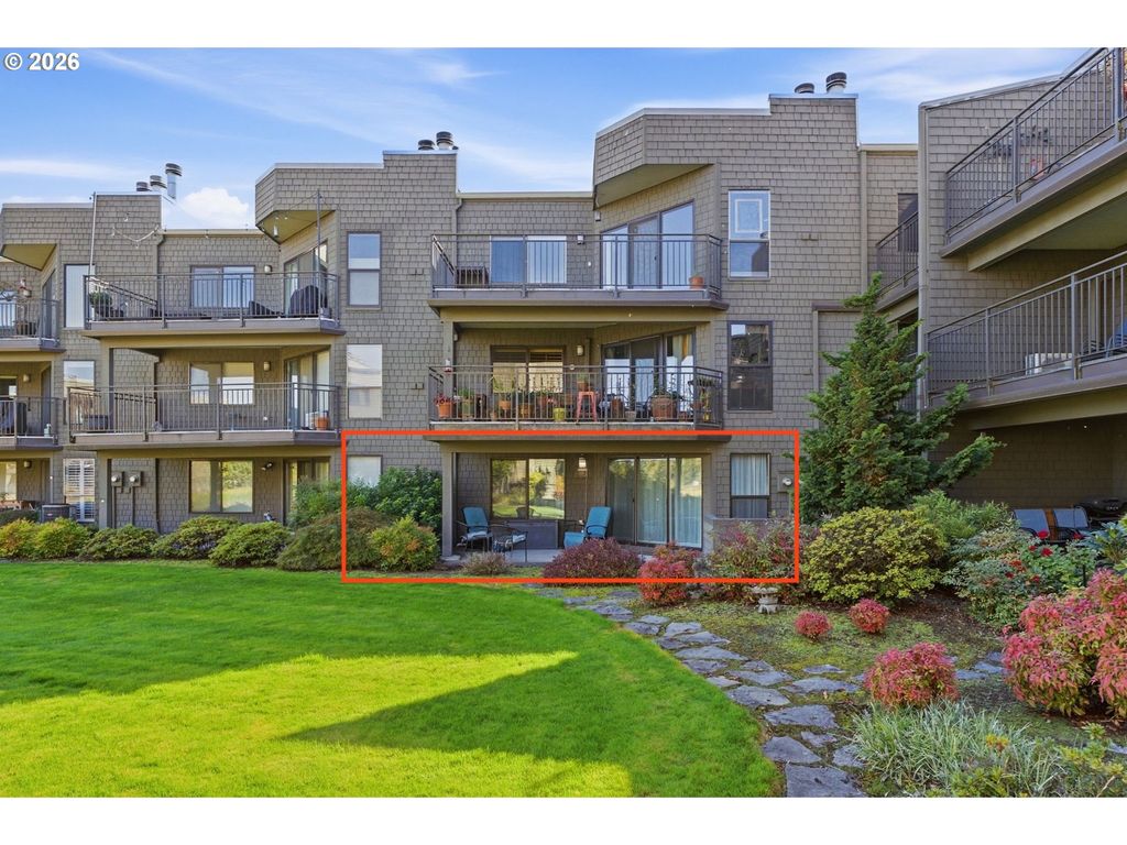 5630 S RIVERSIDE Ln 7, Portland, OR 97239