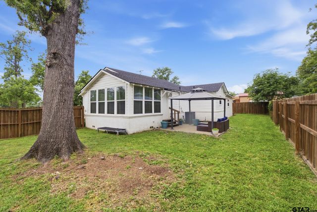 307 Locust Street, Winnsboro, TX 75494