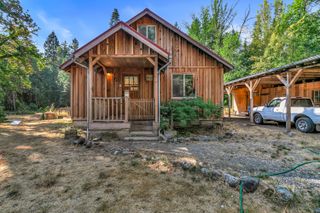 21875 E Evans Creek Road, White City, OR 97503