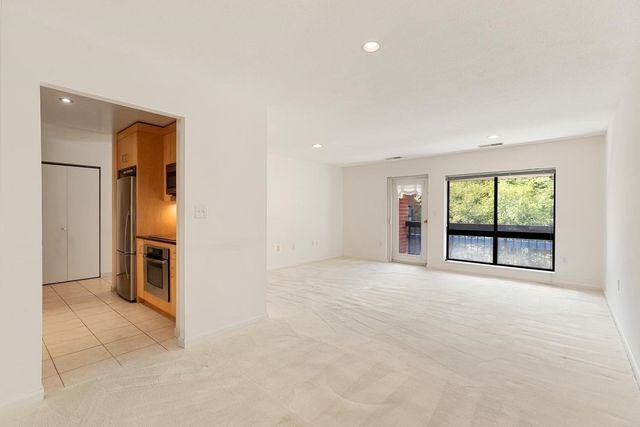 4 Summit Drive 504, Reading, MA 01867