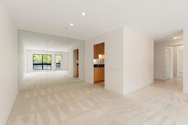 4 Summit Drive 504, Reading, MA 01867